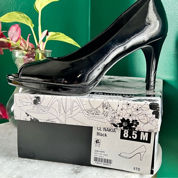 Chinese Laundry Black Platform Patent Leather Peep Toe Pump - Picture 6 of 7